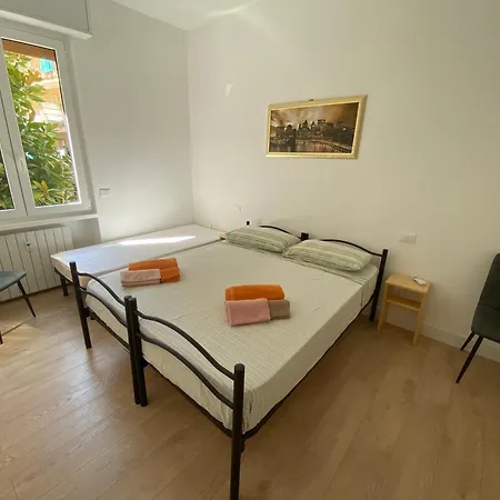 Airali House アパート *