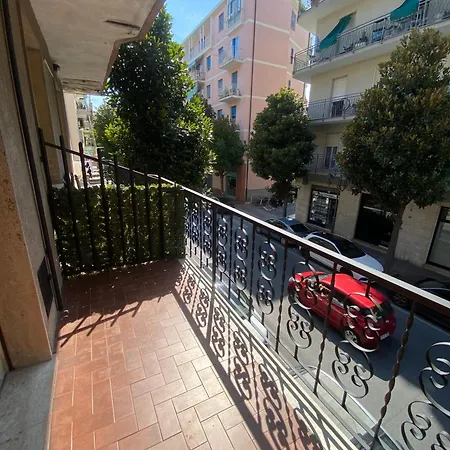 アパート Airali House *