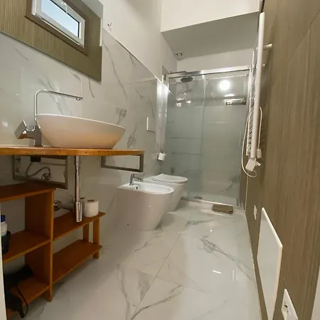 Airali House アルベンガ